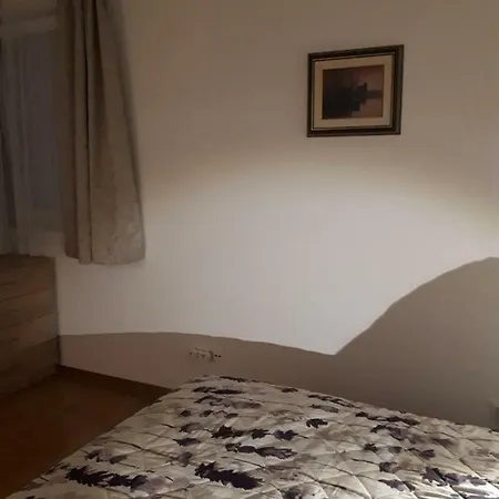 D&m 1 Apartment *